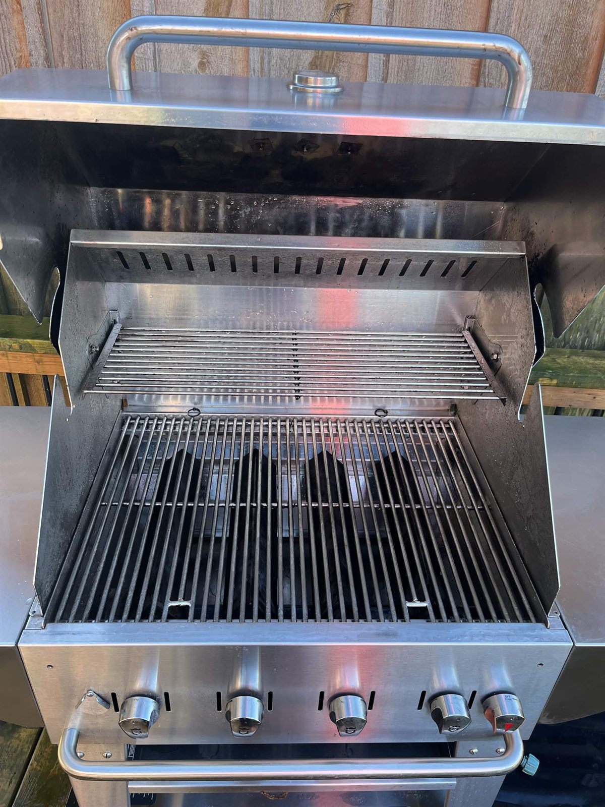 Same grill spotless after a Smokies deep clean
